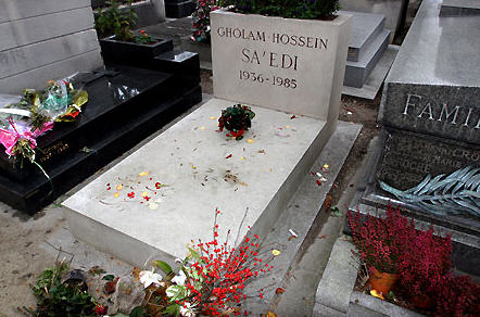 http://zamaaneh.com/pictures-new/grave%20of%20Saedi.jpg